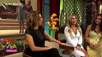 i saw aylin mujica in that short skirt