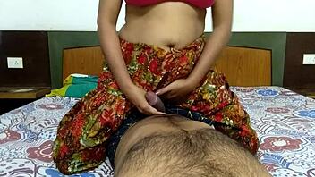 Young Queen Sonali Craves Brutal Morning Sex With Wet Pussy Close Up Cumshot