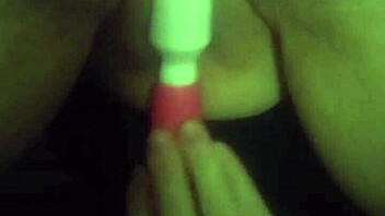 Chubby mature babe masturbates solo