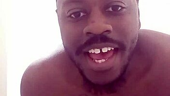 Masturbating with mirror selfie for free 😏