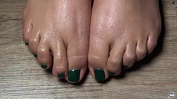 Hey, wanna get up close with my green-nailed toes for your ultimate foot fetish fantasy?