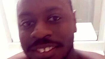 Masturbating with mirror selfie for free 😏