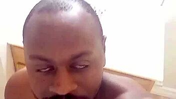 Masturbating with mirror selfie for free 😏