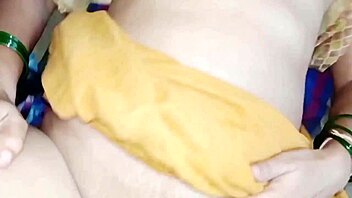 guy licks my pussy then puts penis in while sitting