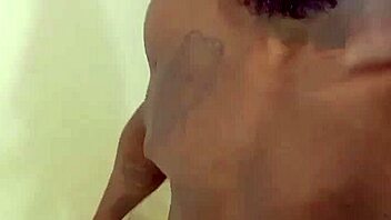 Masturbating with mirror selfie for free 😏