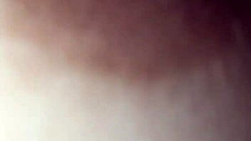 Capezzolo Pieno Di Saliva E Cappella In Intense Saliva Play