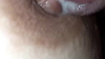 Capezzolo Pieno Di Saliva E Cappella In Intense Saliva Play