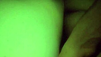 Chubby mature babe masturbates solo