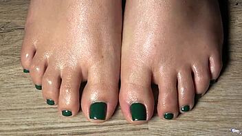 Hey, wanna get up close with my green-nailed toes for your ultimate foot fetish fantasy?
