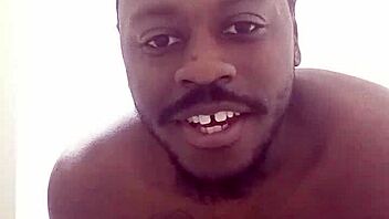 Masturbating with mirror selfie for free 😏