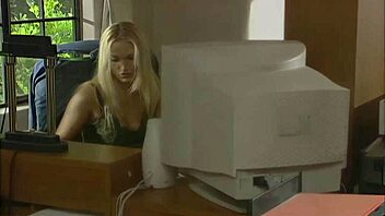 Licking Shaved Pussy Of Sexy Hannah Harper With Intense Passion And Desire!