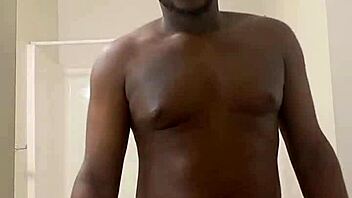 Masturbating with mirror selfie for free 😏