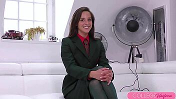 I Feel So Aroused as Amirah Adara Spreads Thin Legs and Vibes Her Wet Pussy