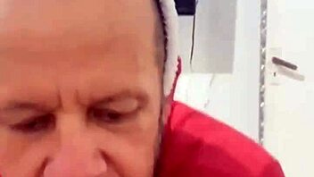 Now i'm smooth shaved - tired of being hairy 😏