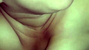 gozando e mijando no cu da puta gorda com boquete profundo