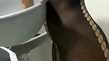 Contratei essa empregada e ela veio com esse vestido que tesão, não consegui me segurar!