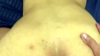 My friend fucks my ass and squirts cum on my buttocks and vagina.