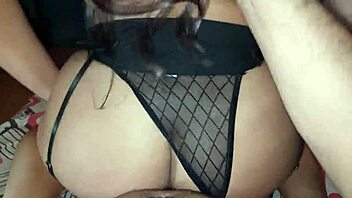 mi culo sometiéndose a su pene dominante sin resistencia alguna?