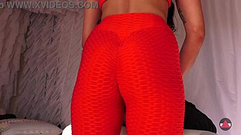 i couldn't believe she massaged me with cum dripping from her wet pussy