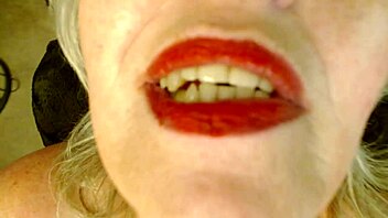 Dawnskye1962 exposes herself as curvy mature tutor in retro solo roleplay