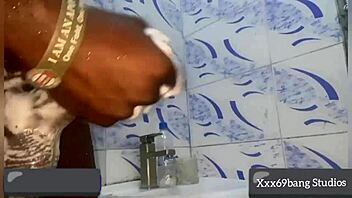 Hot teen masturbating in shower