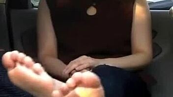 Cute Japanese woman showing her feet – who's into candid fetish vibes? 👣