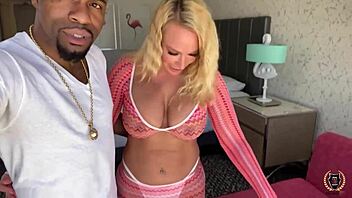 Who Knew Cumming On Bubble Butt Pawg Mellanie Monroe Would Feel This Good?