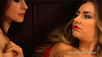 oh god, i'm so horny fingering and kissing my submissive slave lady till she orgasms in this bdsm domination scene