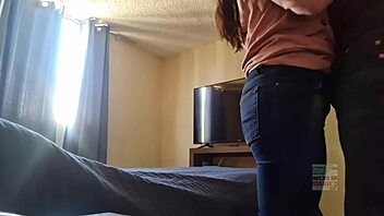 milf madura gets her wet pussy filled with big cock cum from neighbor 😘