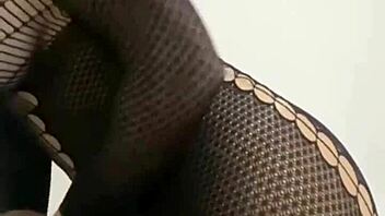 Contratei essa empregada e ela veio com esse vestido que tesão, não consegui me segurar!