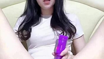 Japanese amateur explores solo masturbation leading to intense squirting orgasm