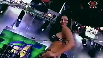 I strip down super positive like Daniela Reis in 2001 Brazil vibe