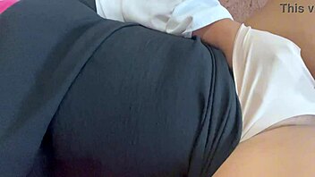 i love how fatma masturbates in panties with close up view