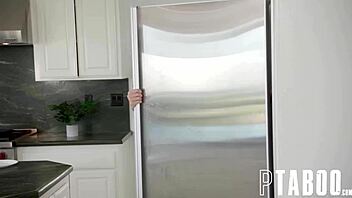 Oh Wow! Annie Catches Elias Jerking Off In Secret