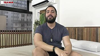 Look who's here, this naughty young girl full of lust for her tight ass!