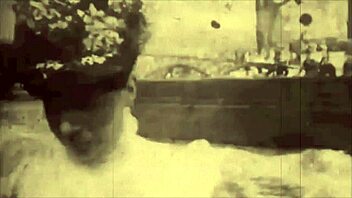 Vintage erotic art brings back those classic sensual vibes