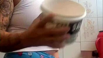 EU QUERO CARINHO NA XERECA FLASHING THAT BIG PUSSY!