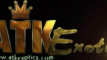 Hey evelin stone, how does that butt plug make you cum so hard?