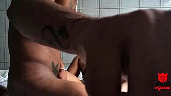 Joao o safado acordou a garota com a pica na bucetinha completo no red