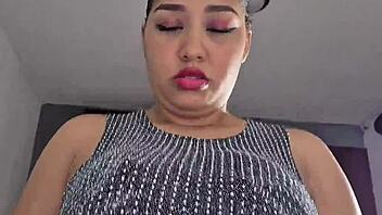 Colombian night club worker Kelly dances and fucks in British amateur scene.