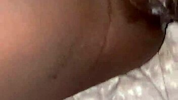 What makes cream cum drip on ebony milf?