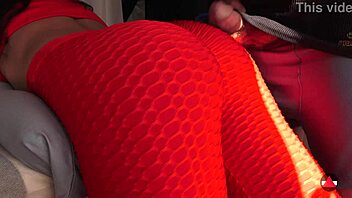 i couldn't believe she massaged me with cum dripping from her wet pussy