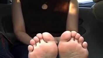 Cute Japanese woman showing her feet – who's into candid fetish vibes? 👣