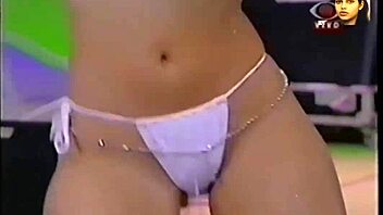 I strip down super positive like Daniela Reis in 2001 Brazil vibe