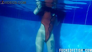 Helen star rocks sexy swimwear for a thrilling night apnea pool adventure!