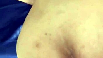 My friend fucks my ass and squirts cum on my buttocks and vagina.