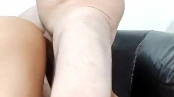 Xxx double cum in the mouth from amazing Latina in homemade action