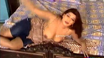 nadra chaudry pakistani nude with big ass and sexy natural tits in mujra 2021