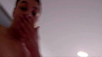 Conoci una madre soltera en Argentina y terminamos follando en Halloween, qué locura