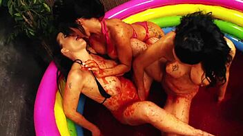 Wow, eva charlie and alyson play with crushing cream in hot lesbian fun!